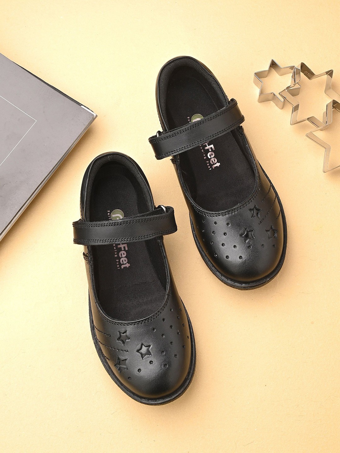 

FRESH 1947 FEET Girls Moisture Wicking Leather School Shoes, Black
