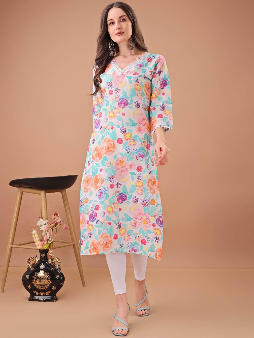 

Valdona Floral Printed V-Neck Pure Cotton Straight Kurta, White