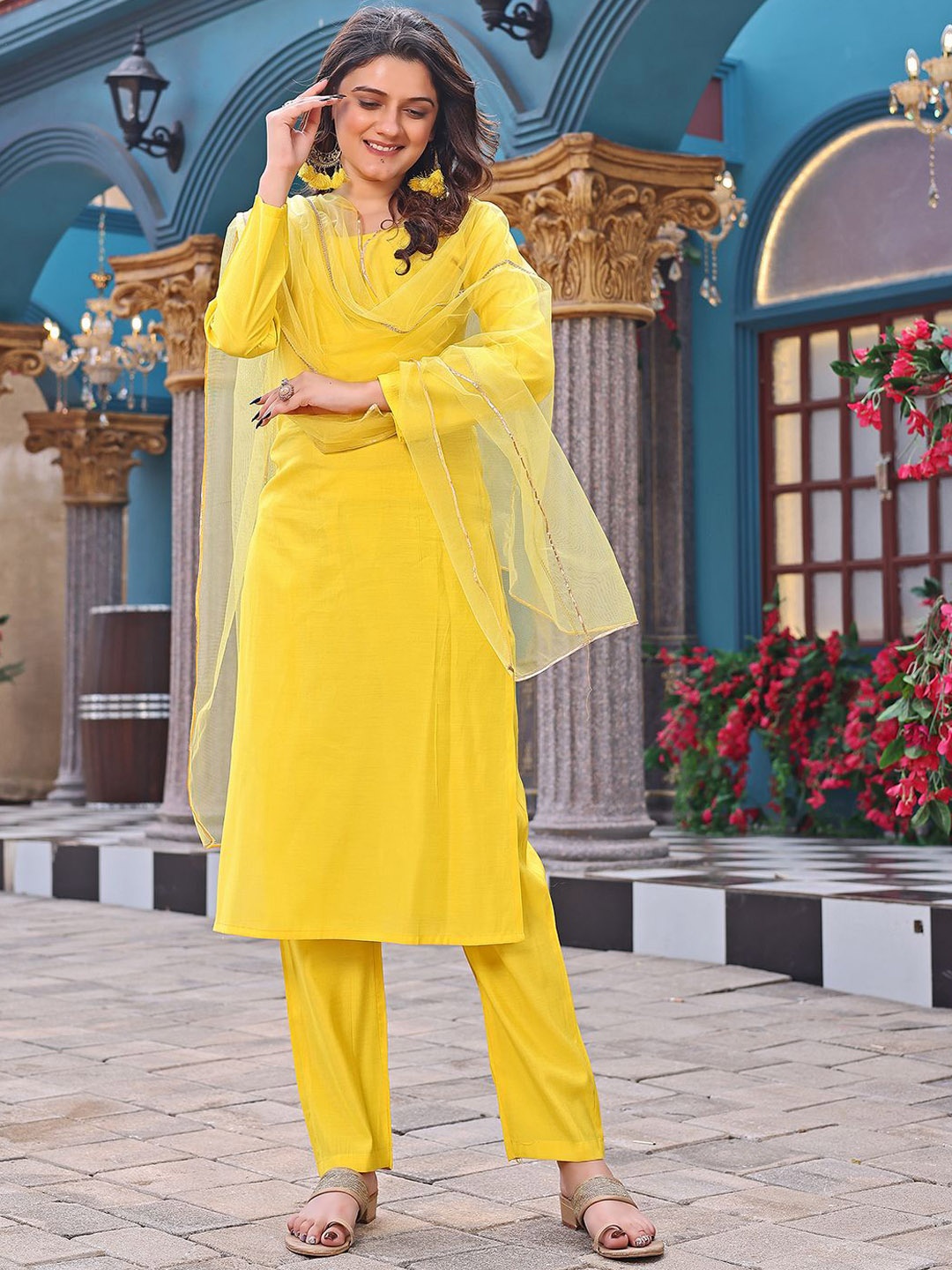 

Kedar Fab Round Neck Straight Kurta, Yellow