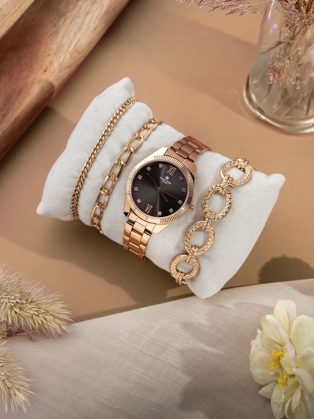 

Carlton London Women Set Of 4 Watch Gift Set With Bracelet CLPLG075-Multi, Gold