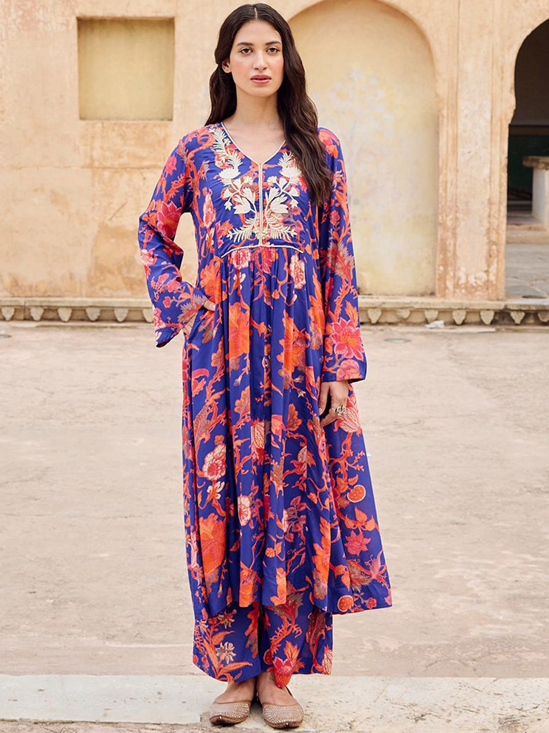 

Ekohum Floral Printed Panelled Sequinned A-Line Kurta With Palazzos, Blue