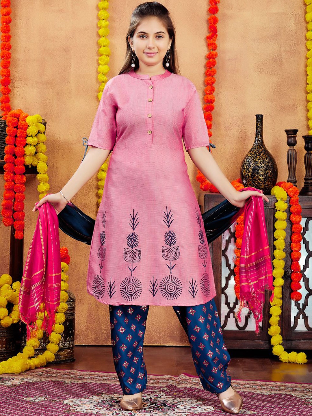 

BAESD Girls Floral Printed Cotton Mandarin Collar A-Line Kurta, Pink