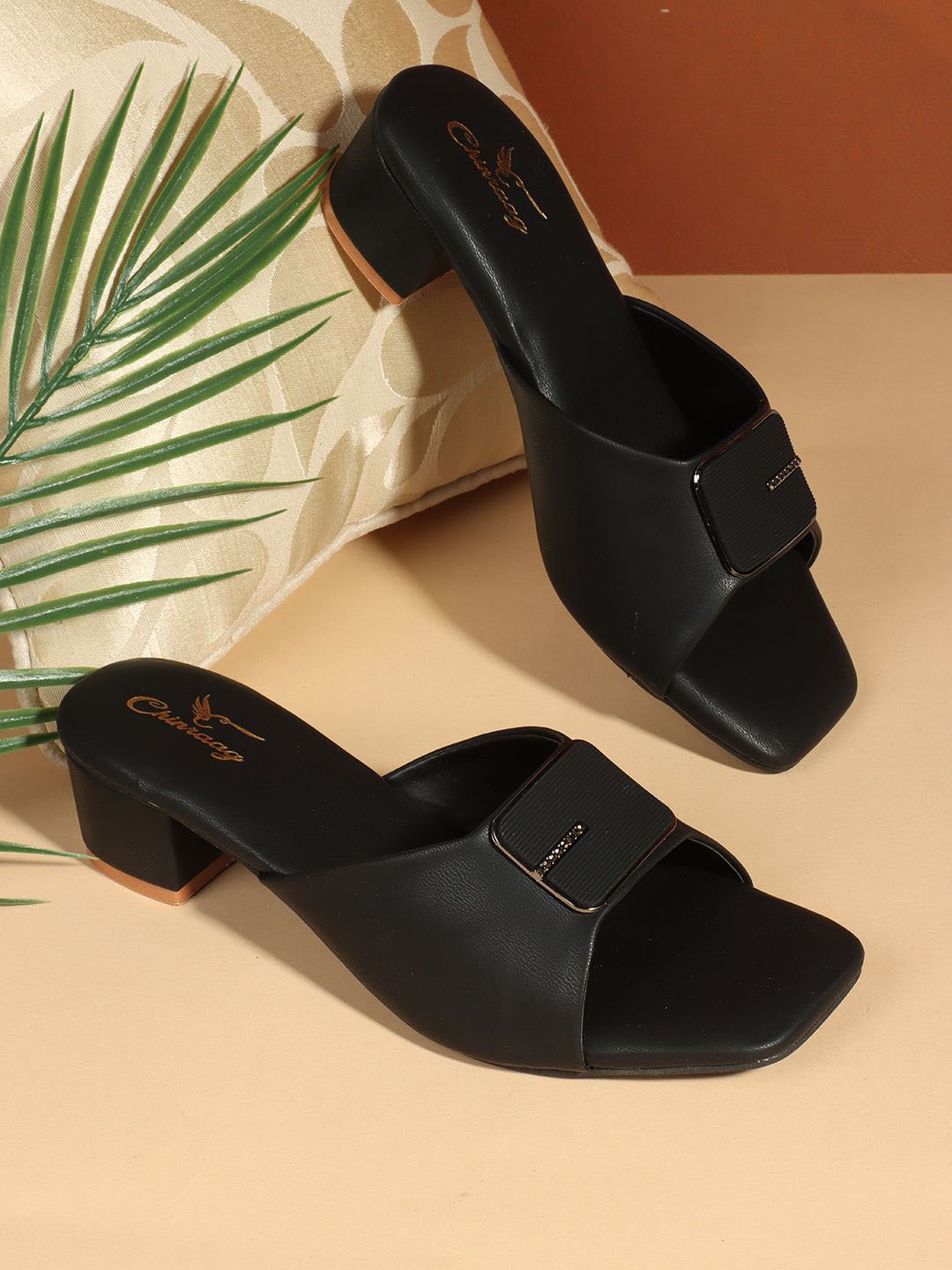 

CHINRAAG Platform Sandals, Black