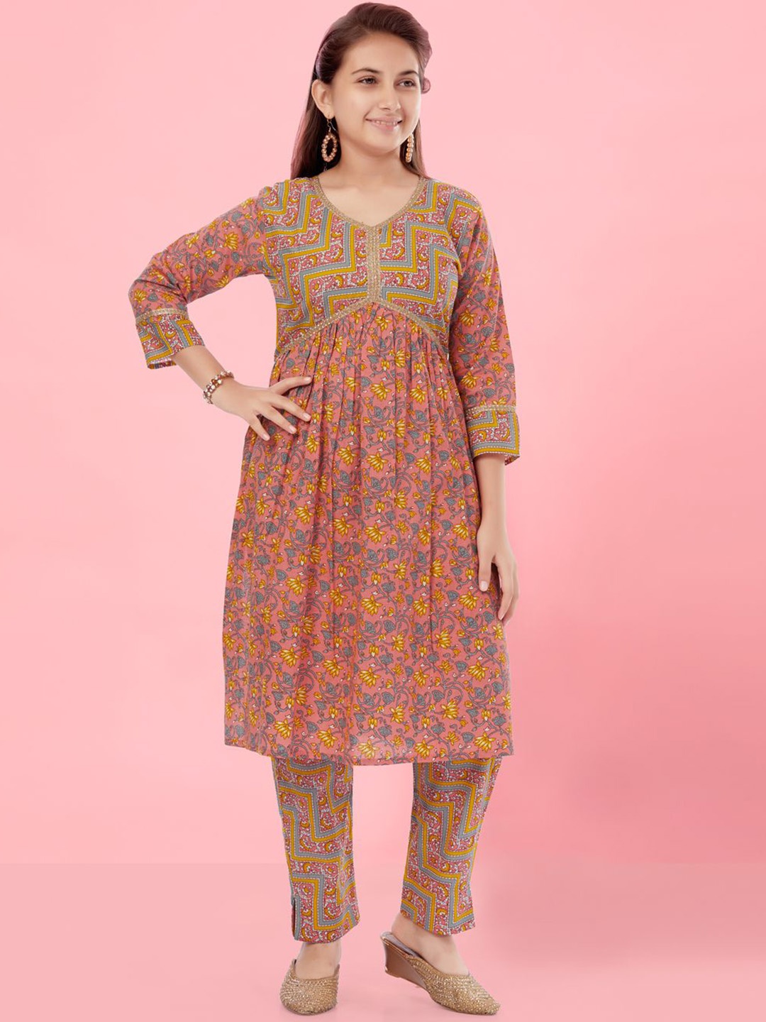 

BAESD Girls Floral Printed Cotton Empire V-neck Anarkali Kurta, Peach