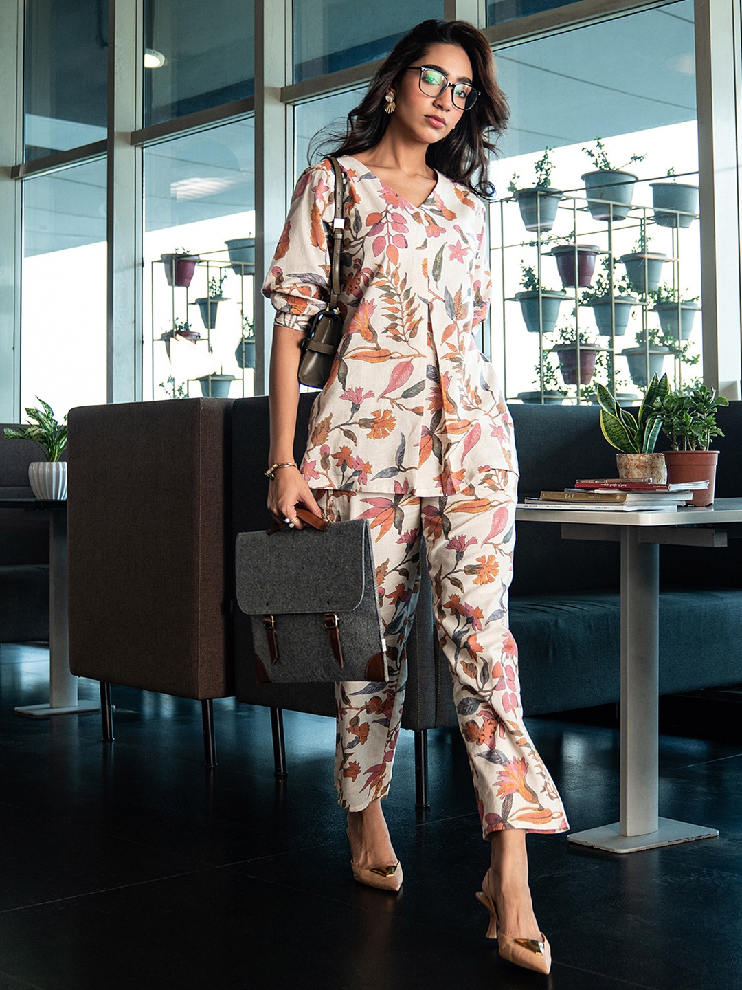 

Libas Floral Printed V Neck Front Pleat A-Line Tunic With Palazzo, Off white