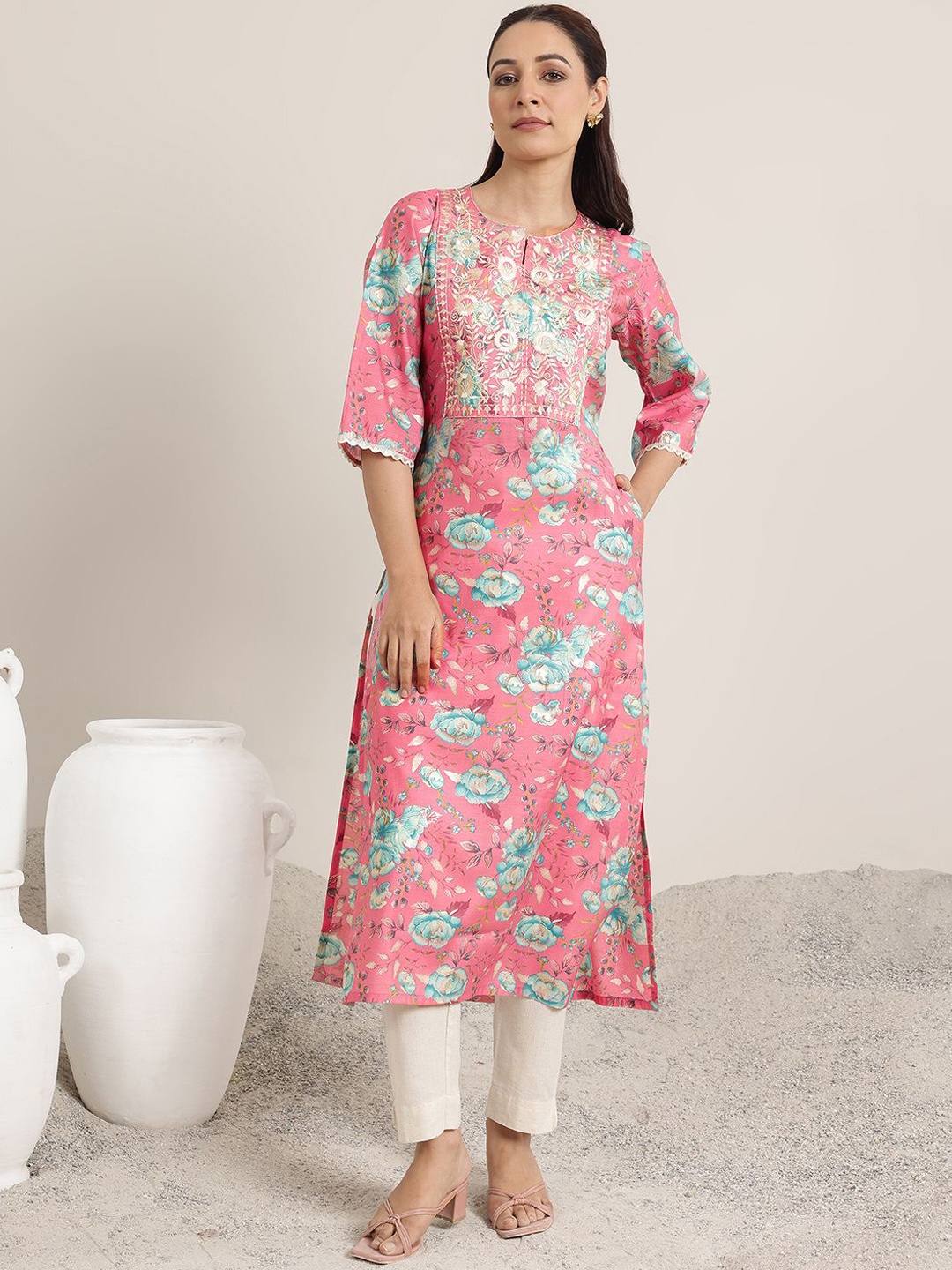 

Libas Floral Printed Embroidered Notch Neck Kurta, Pink