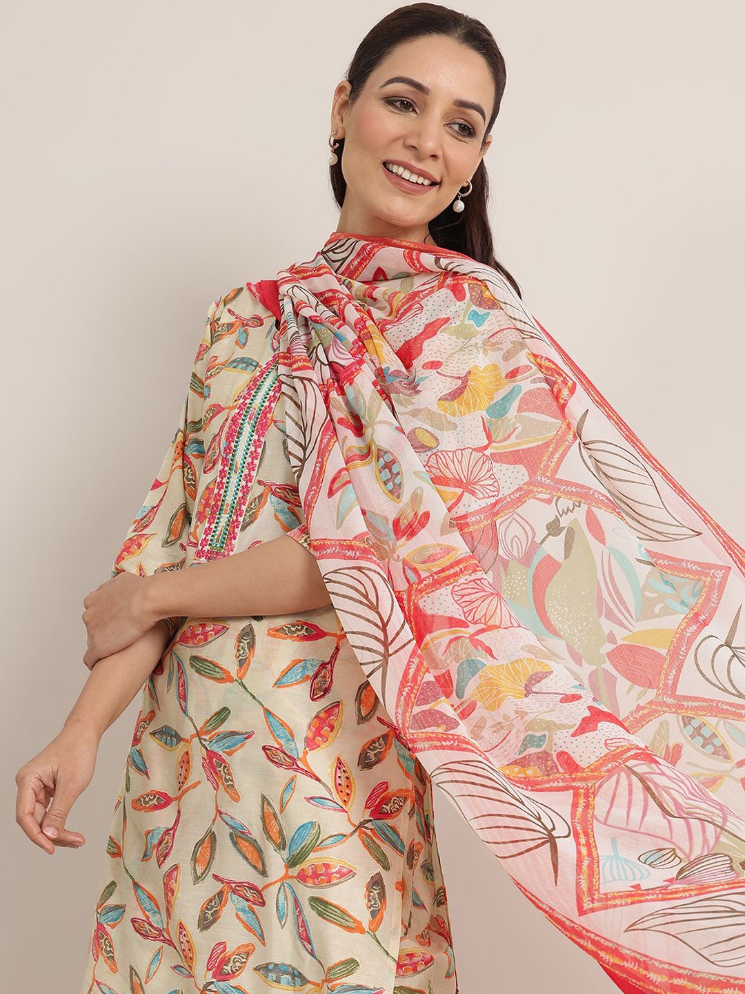 

Libas Off White Floral Printed Thread Work Straight Kurta with Palazzo & Dupatta