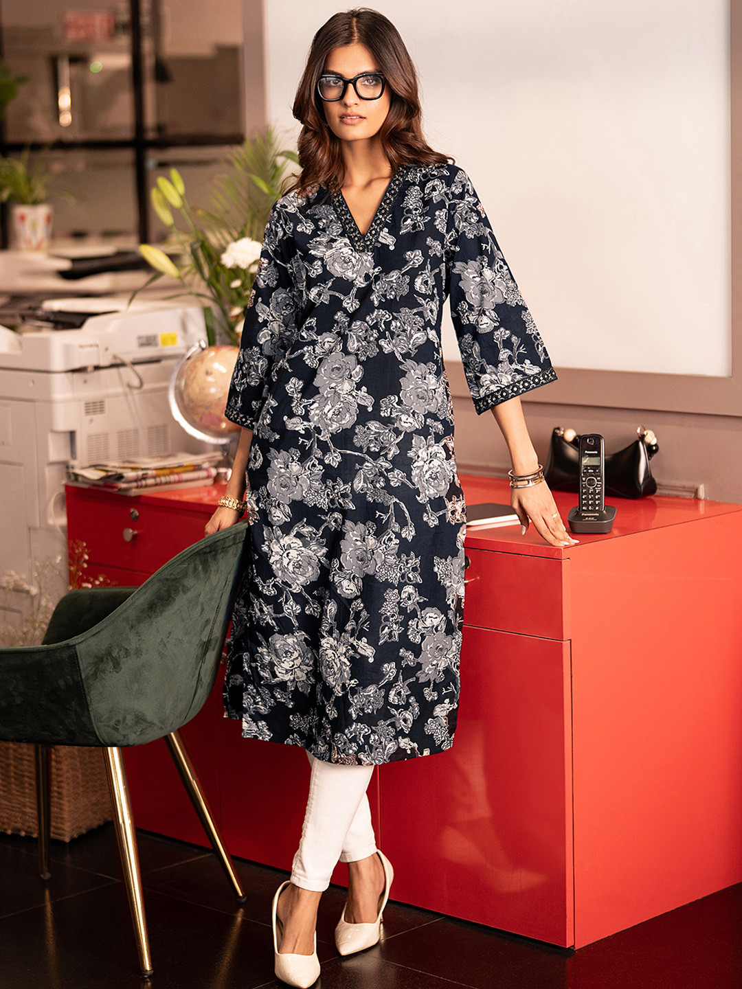 

Libas Floral Printed Embroidered V-Neck Pure Cotton Kurta, Black