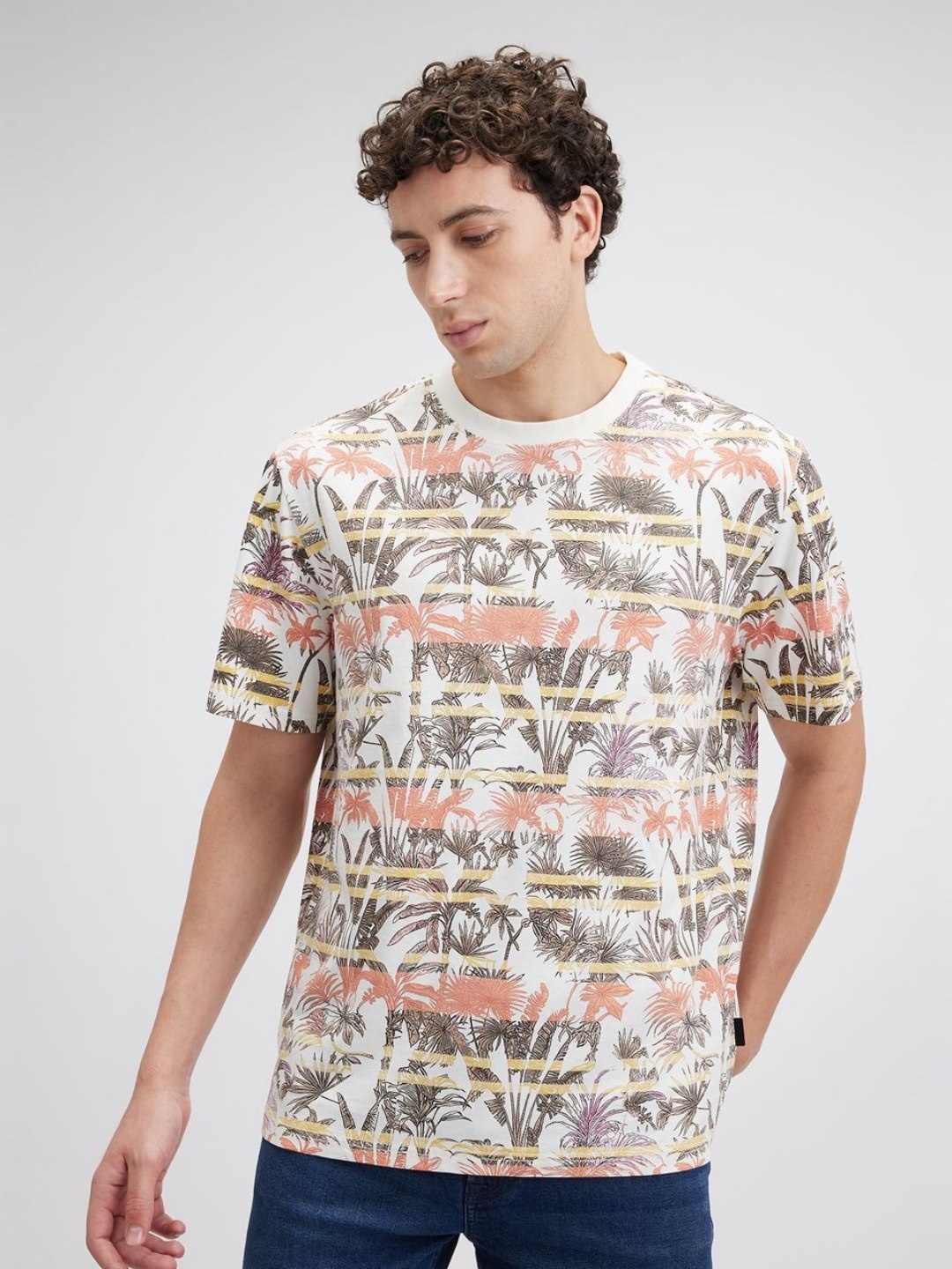 

Pepe Jeans Men Floral Printed Round Neck Cotton T-shirt, Off white