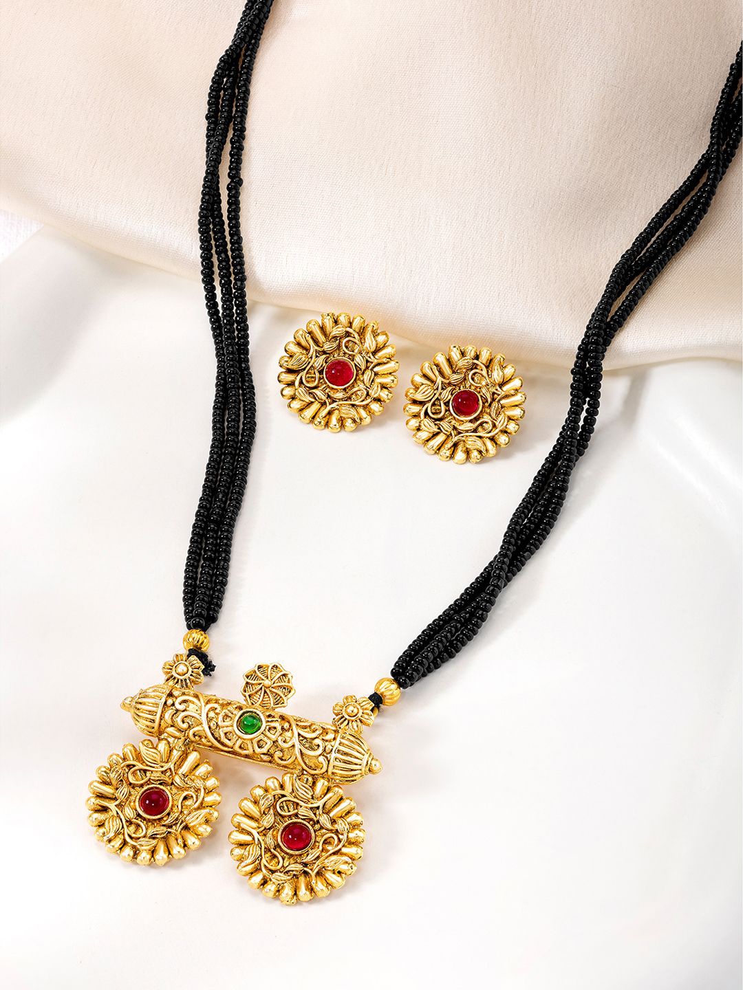 

Peora Gold-Plated Stone Studded & Beaded Mangalsutra