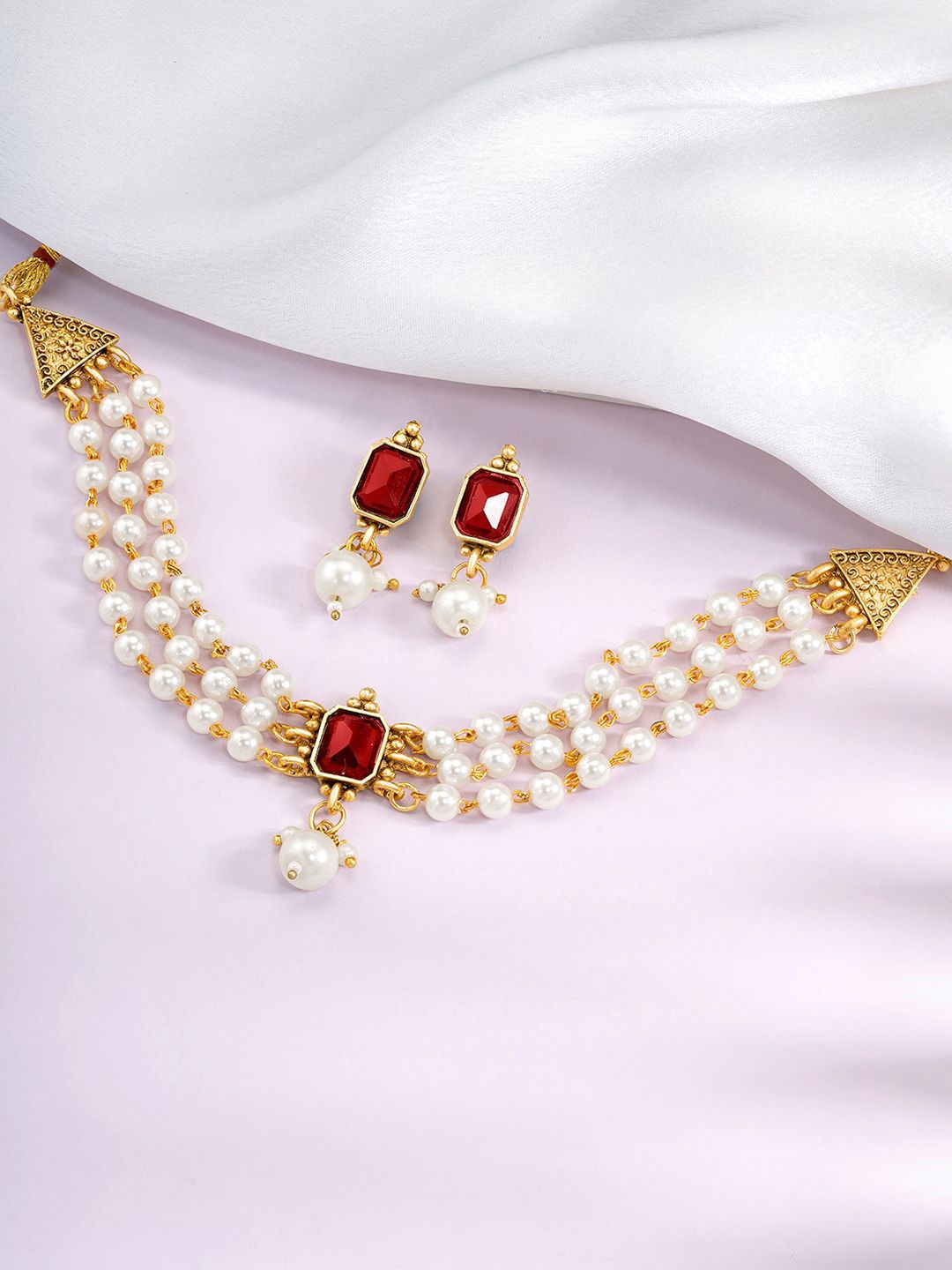 

Peora Gold Plated Stone Studded & Beaded Jewellery Set