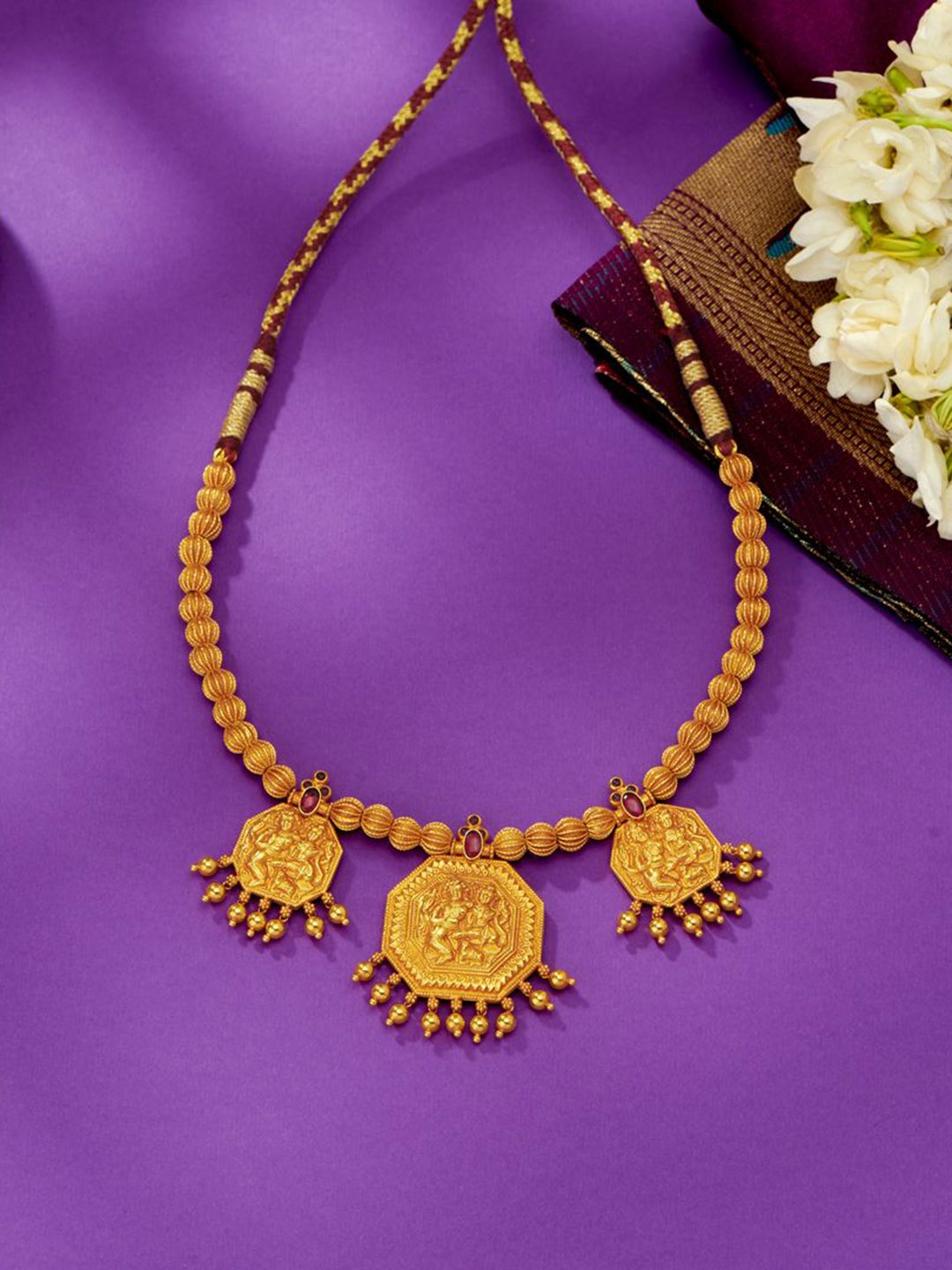 

P N GADGIL JEWELLERS Woman Gokak Yellow 22 Kt Gold Short Necklace