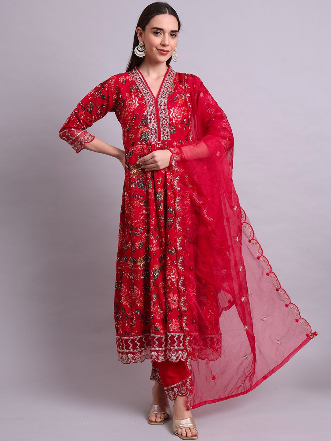 

aayusika Floral Printed V-Neck Thread Work Panelled Anarkali Kurta With Trousers & Dupatta, Maroon