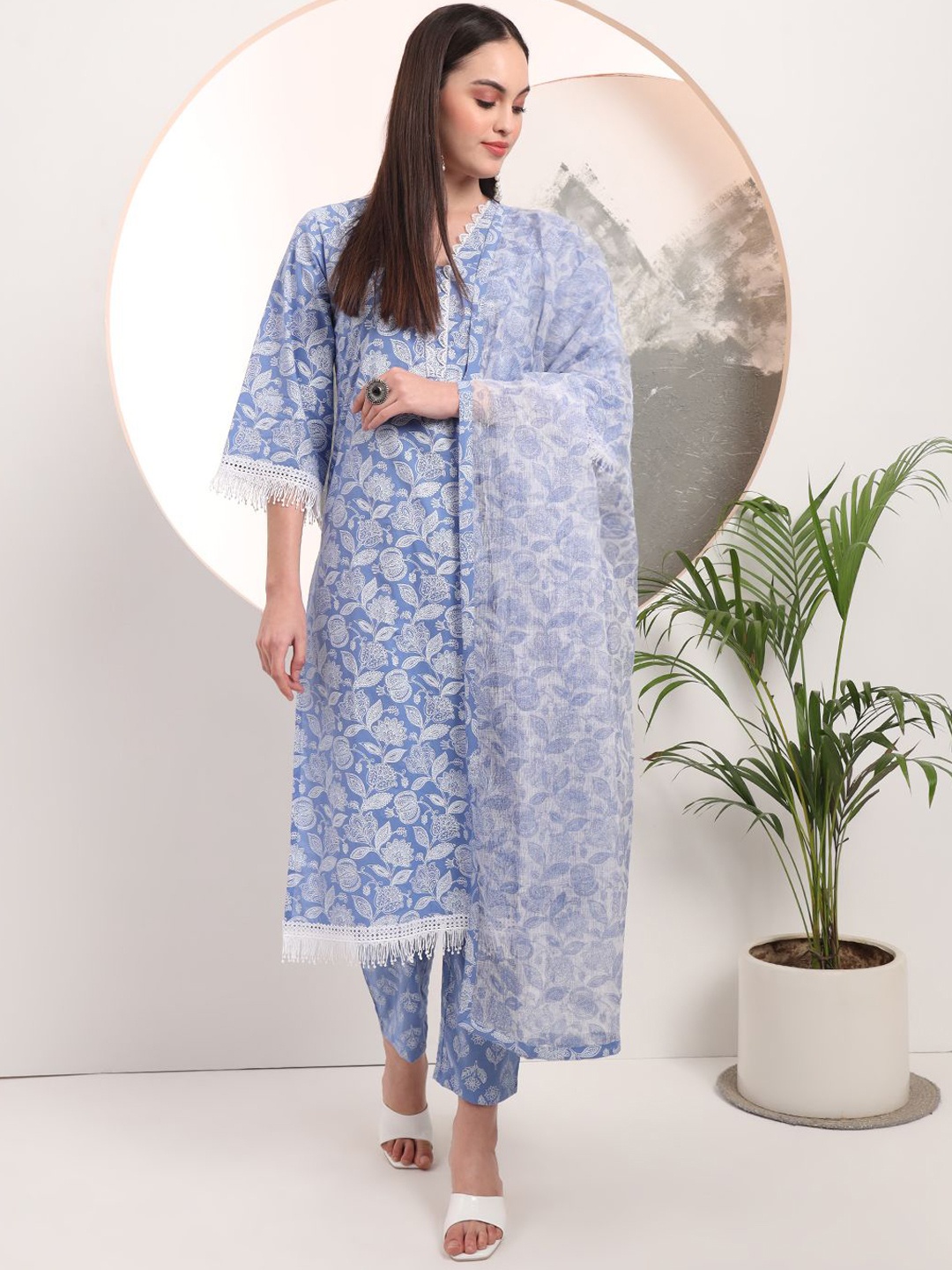 

Yufta Floral Printed Pure Cotton Kurta with Trousers & Dupatta, Blue