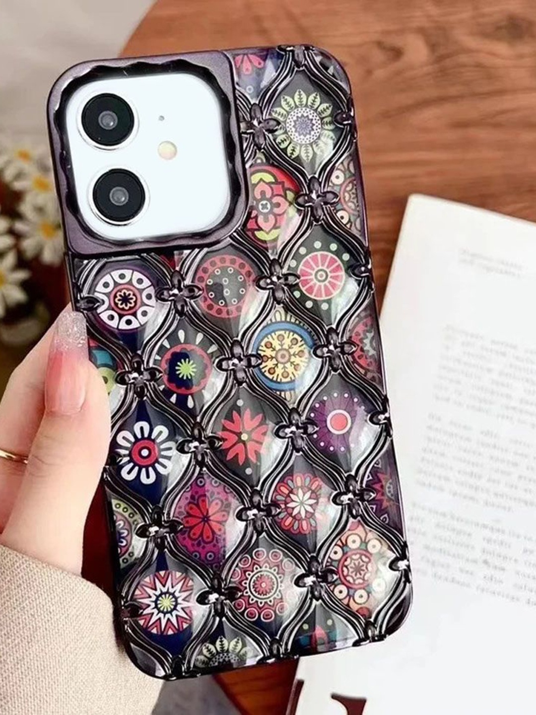 

Luxury Kase LK125 Electroplated Shell Star Flower Pattern iPhone 11 Back Case, Black