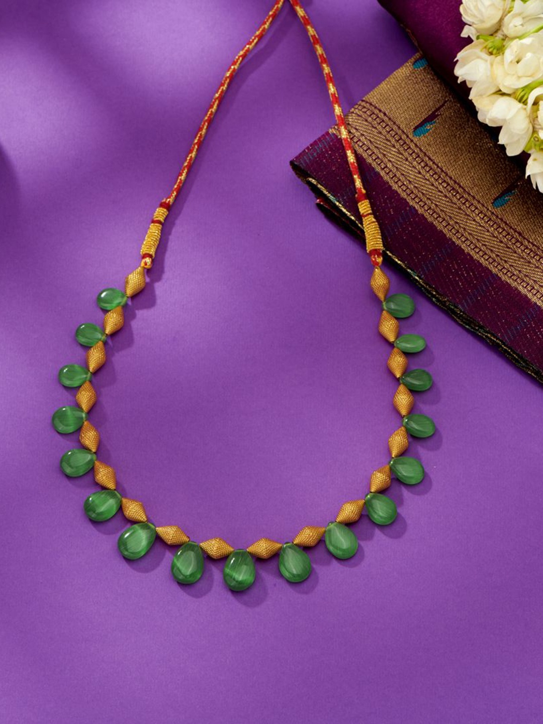 

P N GADGIL JEWELLERS Green Enchantment Gokak Yellow Gold Thushi Necklace For Woman