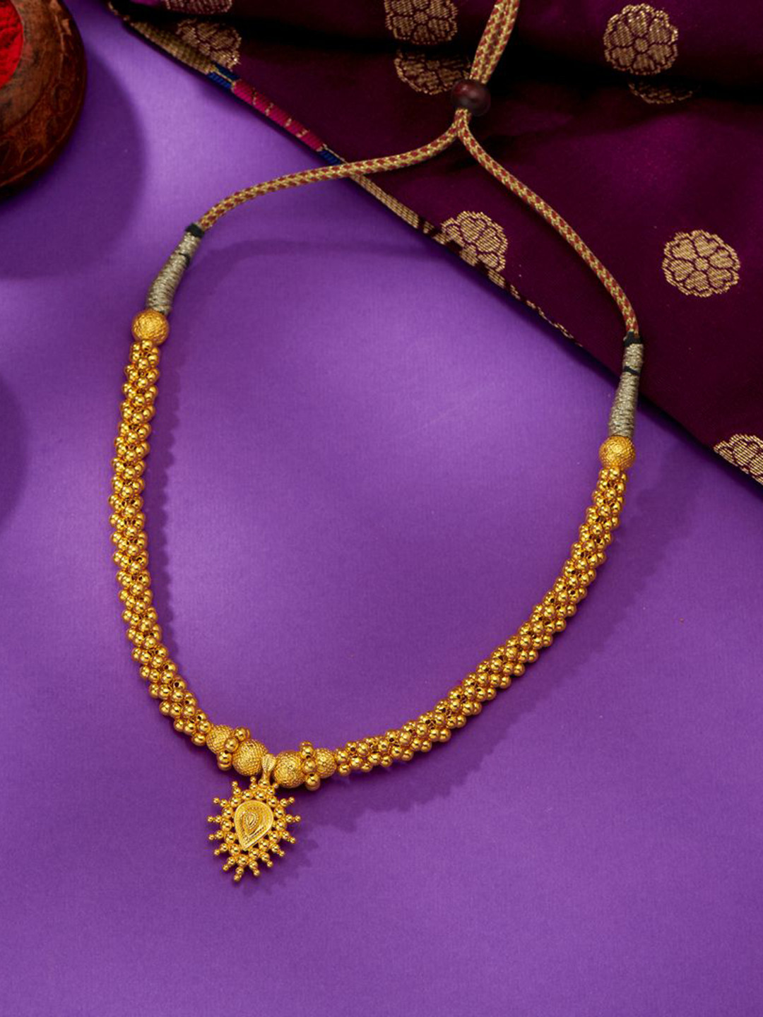 

P N GADGIL JEWELLERS Unisex 22 Kt Kolhapuri Gold Thushi For Women