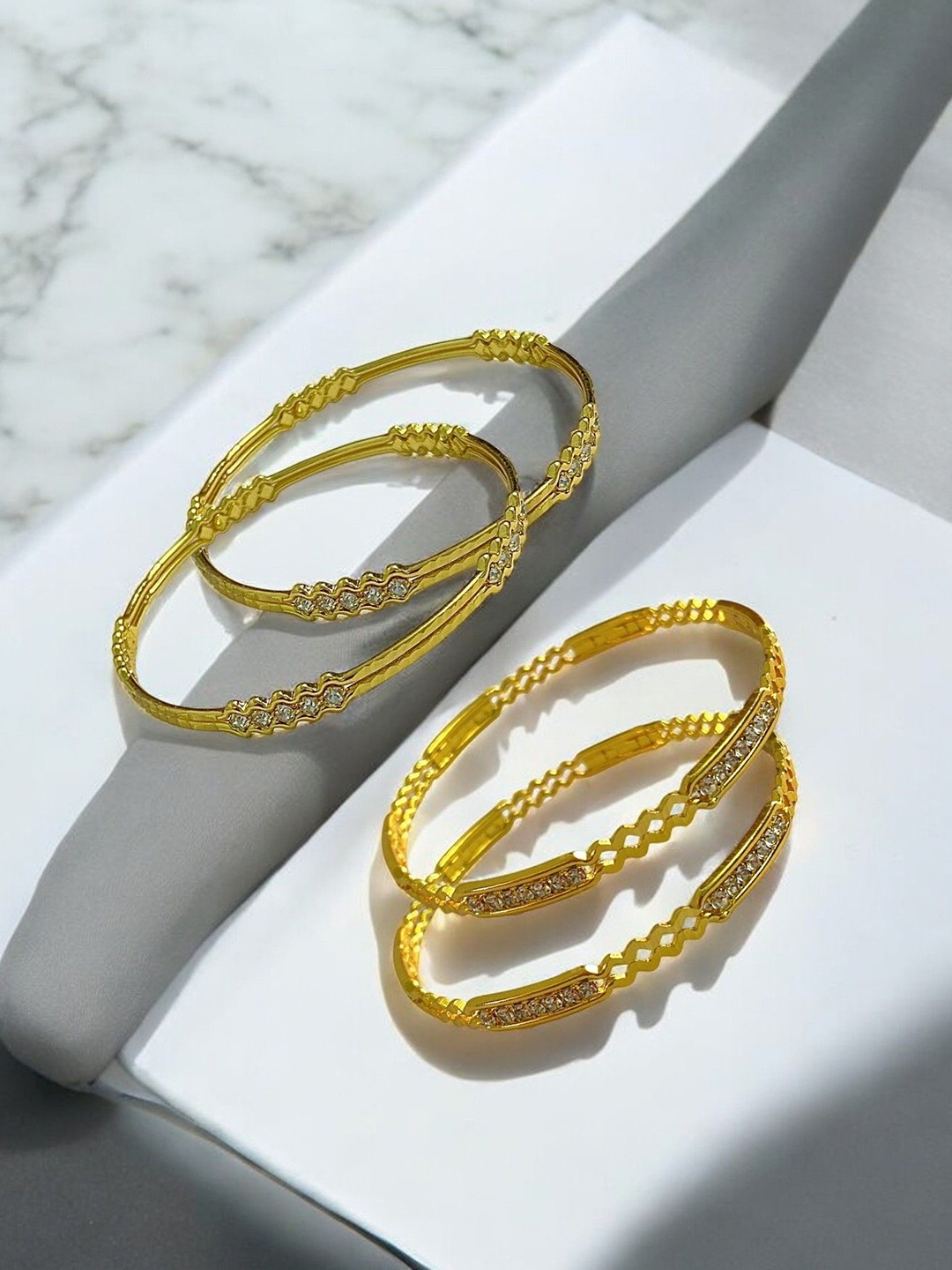 

AARTISAI Set Of 4 Gold Plated Stone Studded Bangles