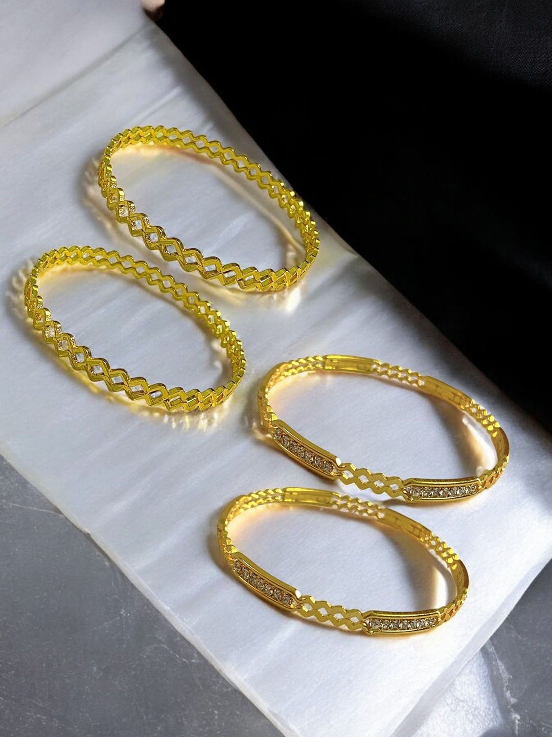 

AARTISAI Set Of 4 Gold-Plated Stone-Studded Bangles