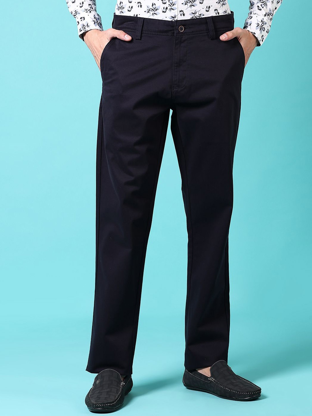 

V-Mart Men Regular Fit Chinos, Navy blue