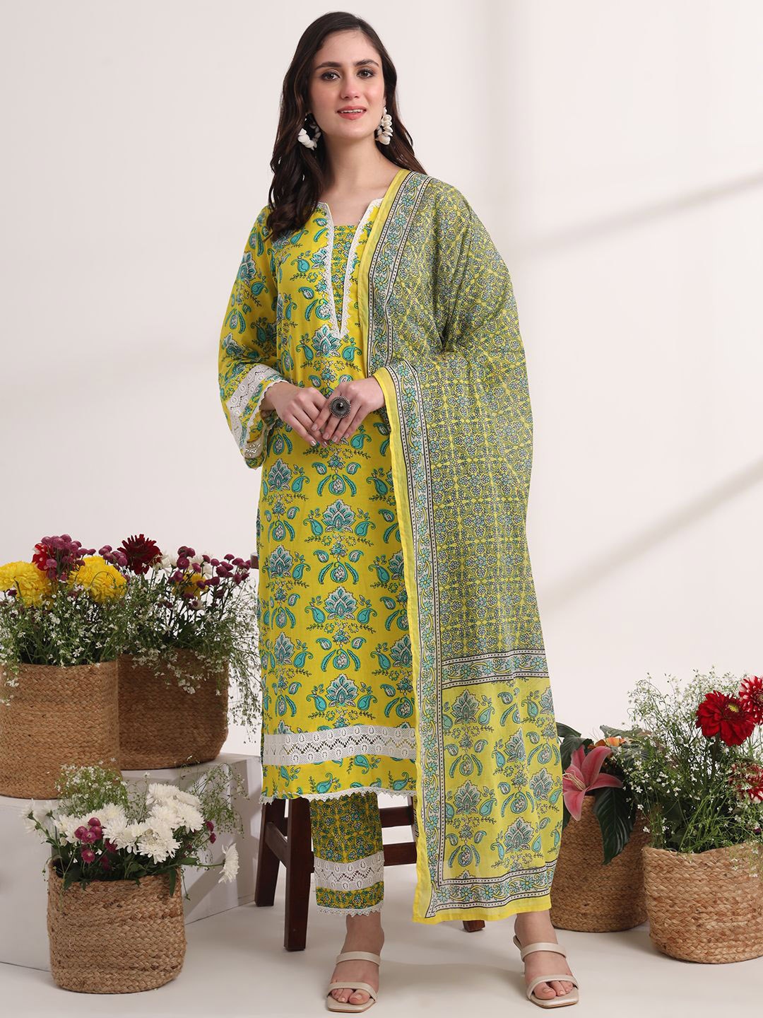 

Yufta Women Floral Embroidered Regular Pure Cotton Kurta with Trousers & With Dupatta, Lime green