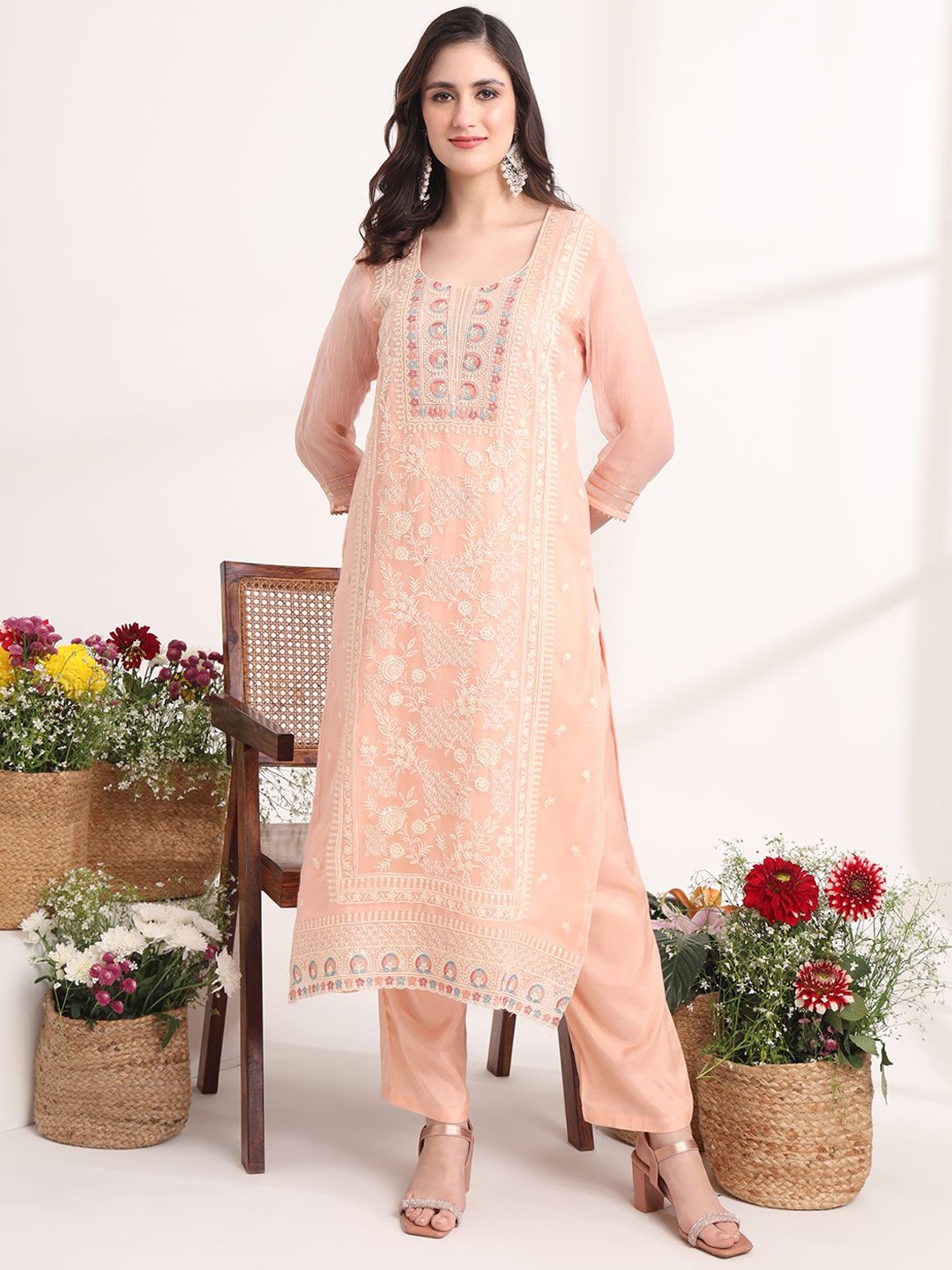 

Yufta Floral Embroidered Thread Work Kurta with Trouser & Dupatta, Peach