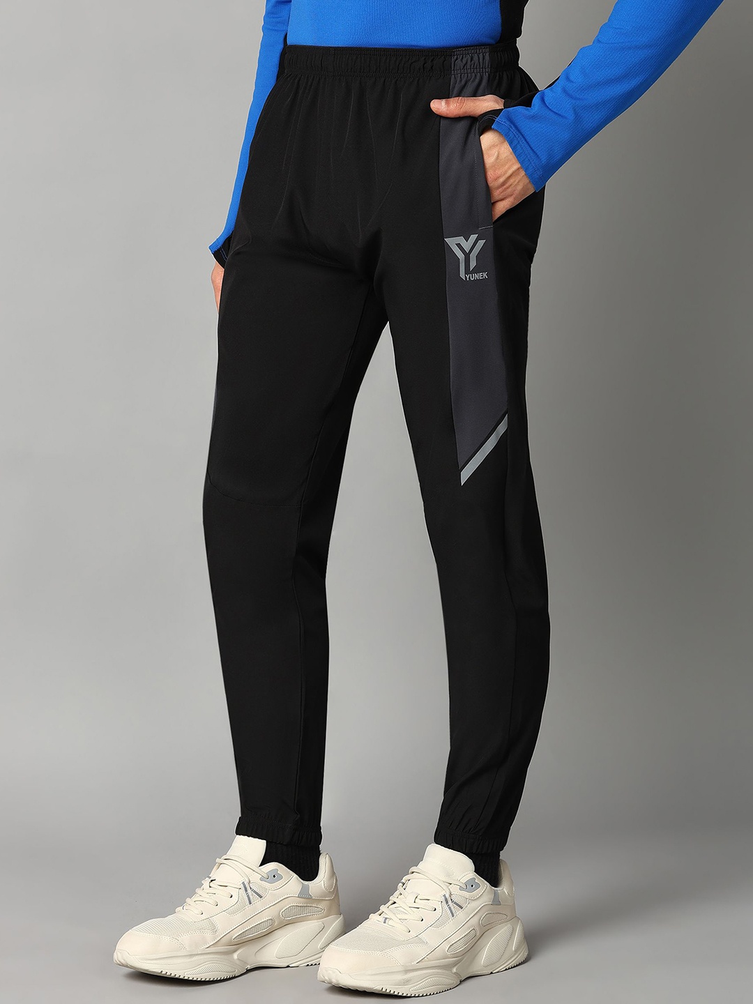 

YUNEK Men Mid Rise Regular Fit Joggers, Black