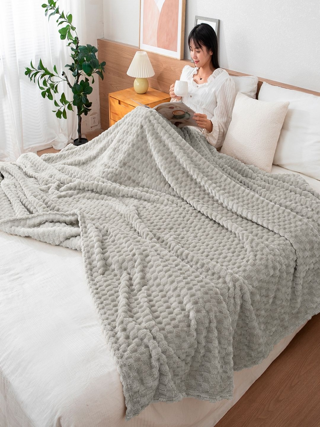 

HOKIPO Grey Fleece AC Room 210 GSM Double Bed Blanket