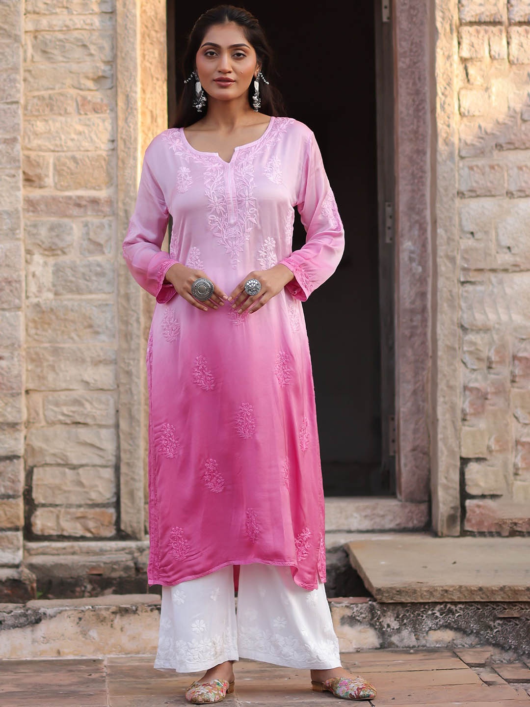 

THE HOUSE OF INDU Floral Embroidered Notch Neck Chikankari Straight Kurta, Pink