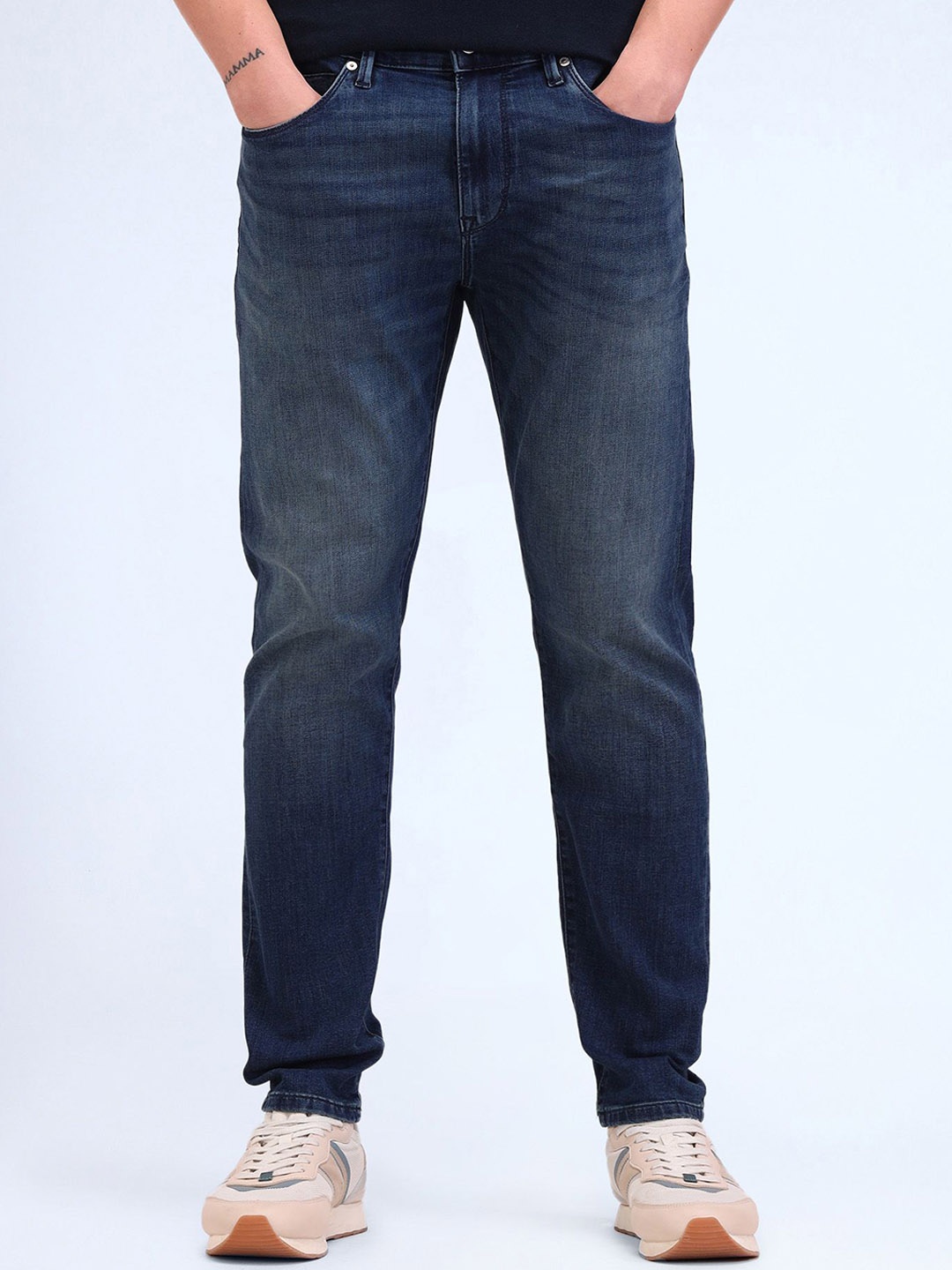 

Flying Machine Men Slim Fit Light Fade Jeans, Blue
