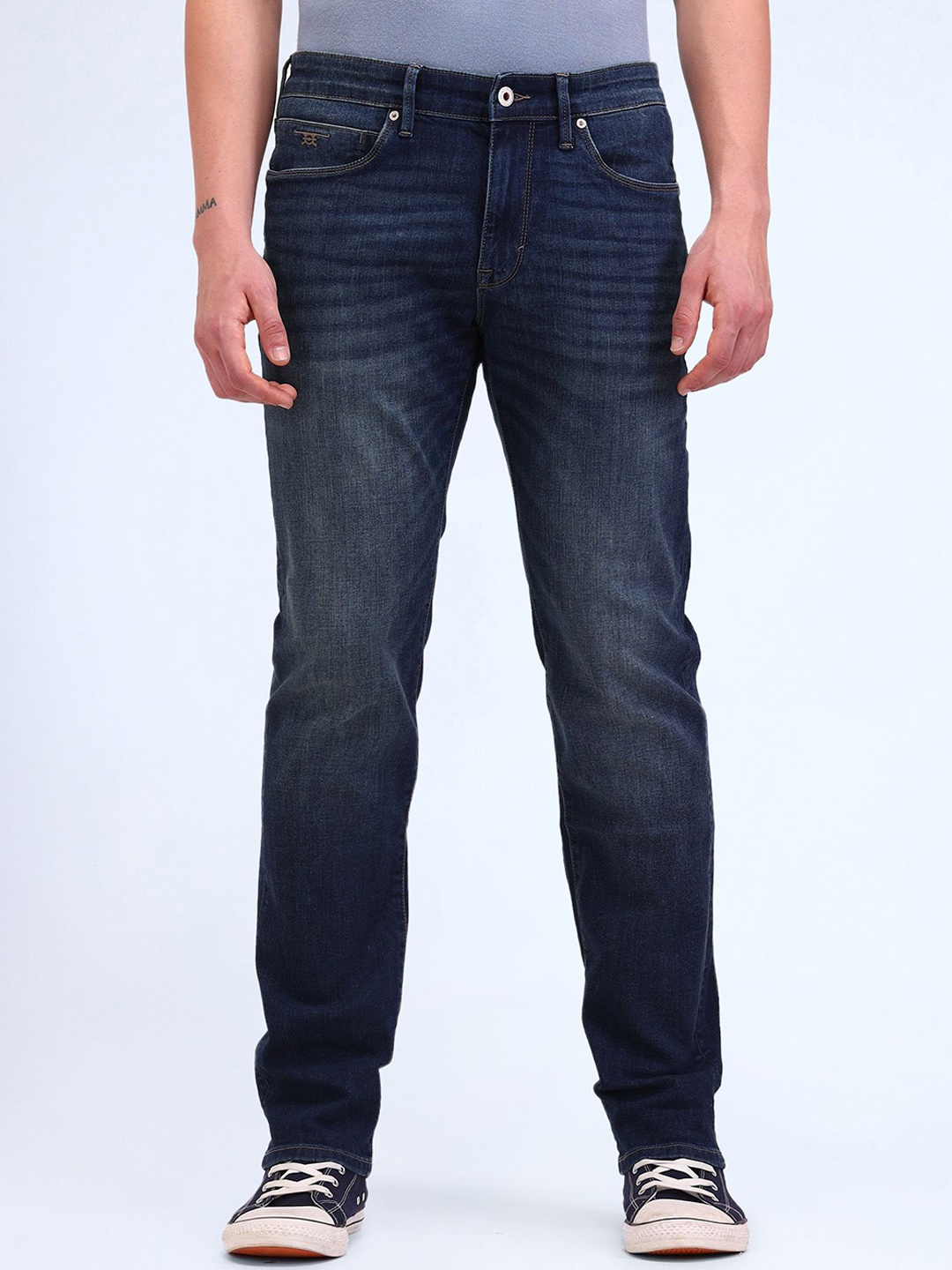 

Flying Machine Men Slim Fit Mid-Rise Light Fade Jeans, Blue