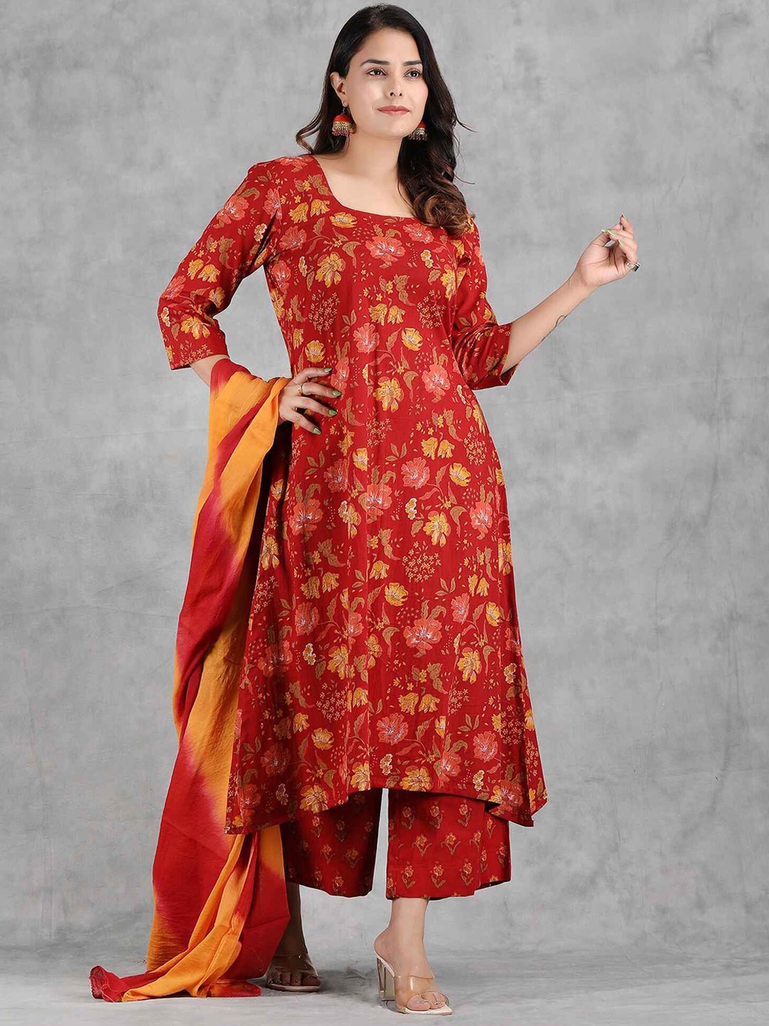 

Akshayini Women Floral Printed Regular Pure Cotton Kurta with Palazzos & With Dupatta, Red