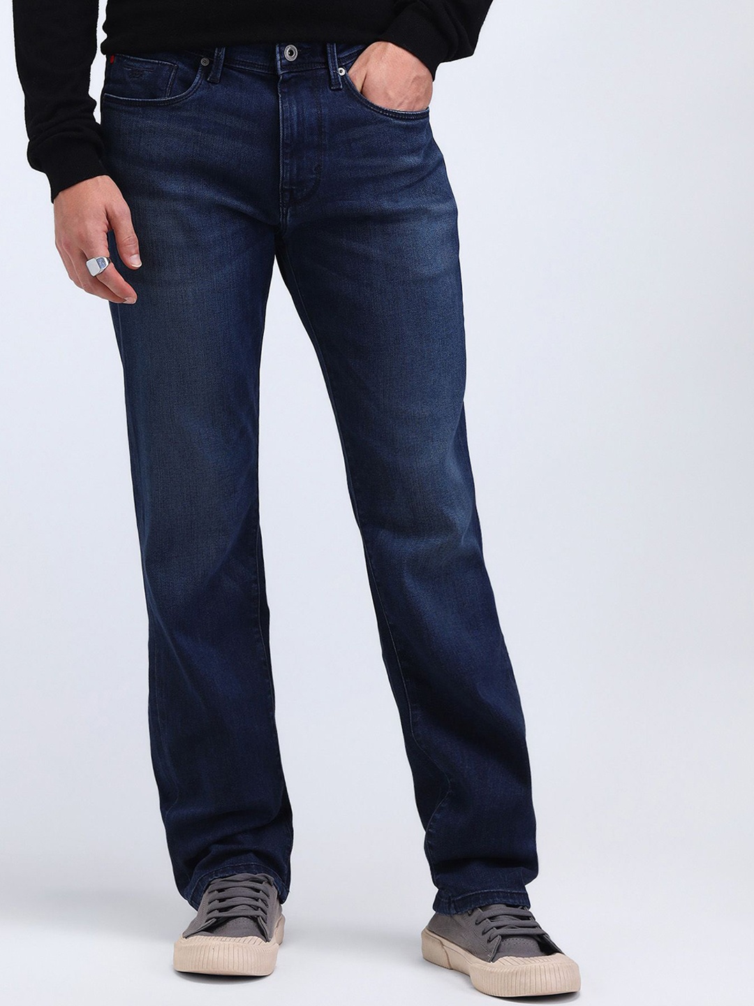 

Flying Machine Men Straight Fit Light Fade Jeans, Blue