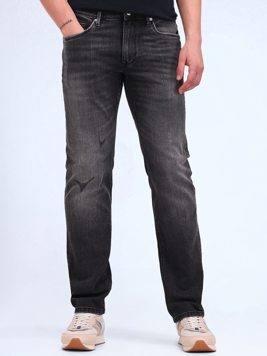 

Flying Machine Men Slim Fit Low Distress Light Fade Jeans, Black