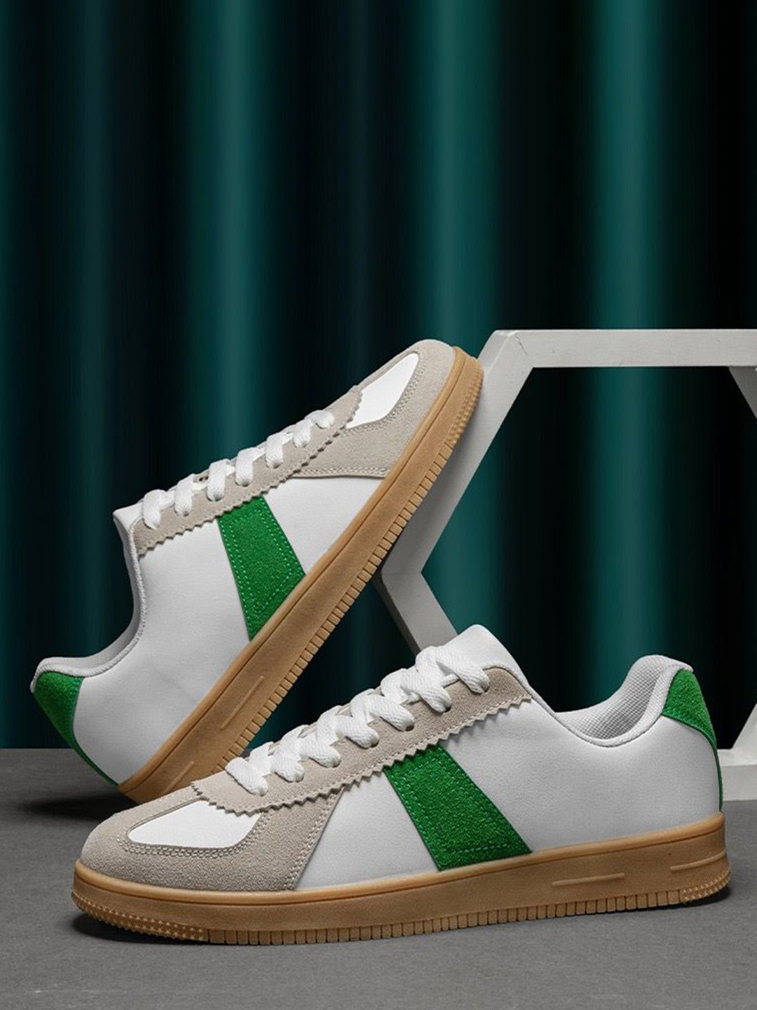 

ASTEROID Men Sneakers, Green