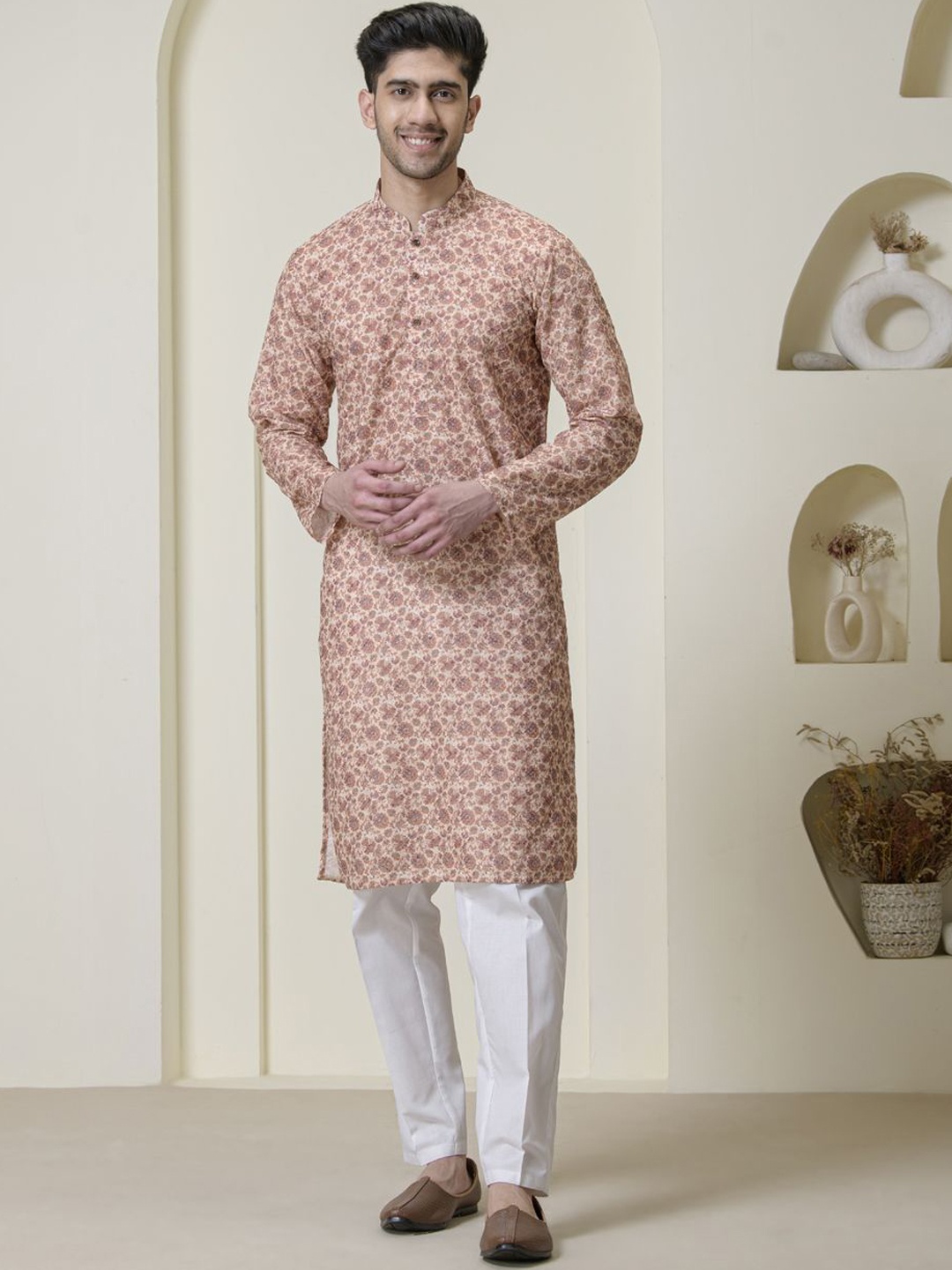 

Satwaa Floral Printed Mandarin Collar Sequinned Cotton Straight Kurta, Brown