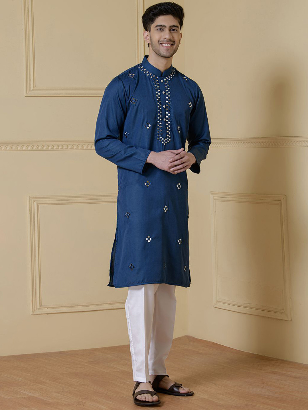

Satwaa Geometric Embroidered Mandarin Collar Mirror Work Cotton Silk Straight Kurta, Blue