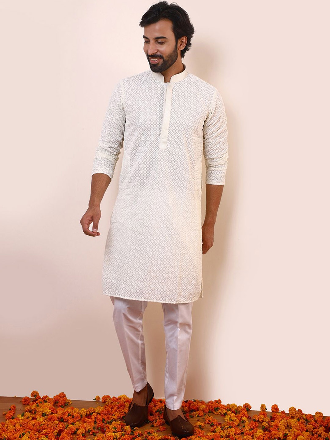 

Satwaa Floral Embroidered Mandarin Collar Chikankari Georgette Straight Kurta, White