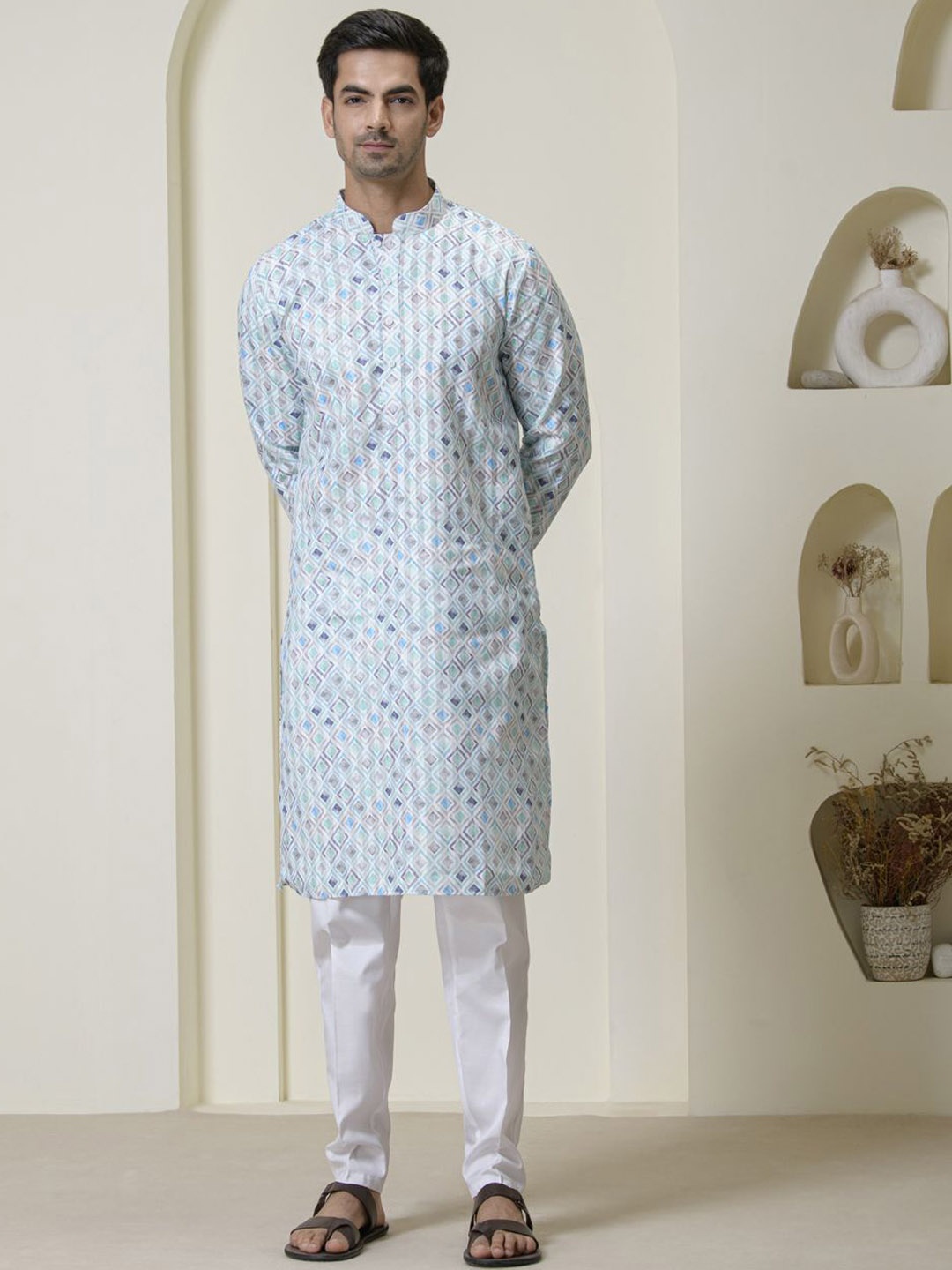 

Satwaa Geometric Printed Mandarin Collar Pure Cotton Straight Kurta, Blue