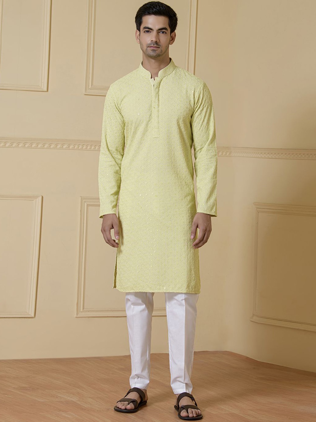 

Satwaa Floral Embroidered Chikankari Mandarin Collar Straight Kurta, Lime green