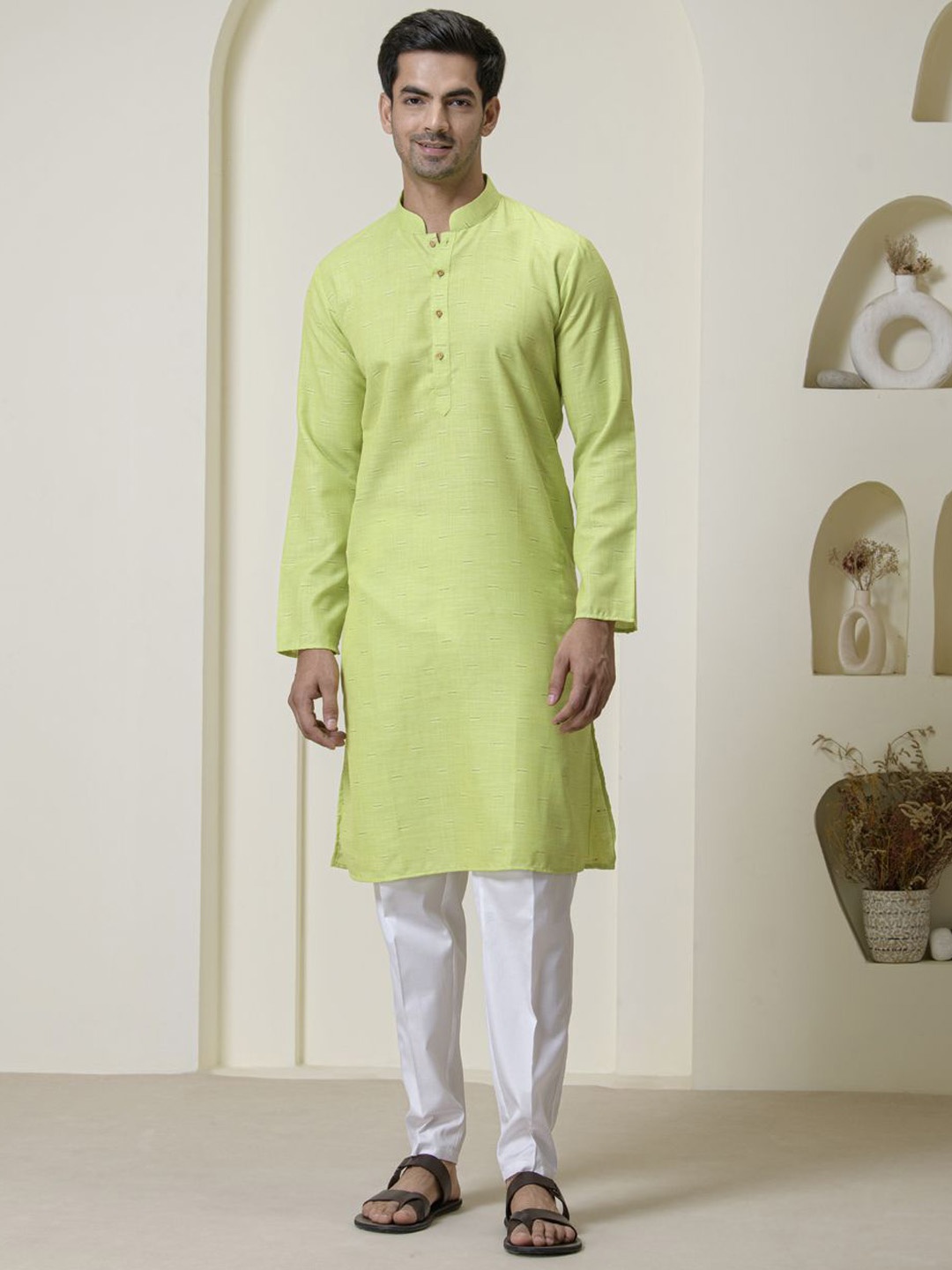 

Satwaa Geometric Woven Design Mandarin Collar Cotton Straight Kurta, Lime green