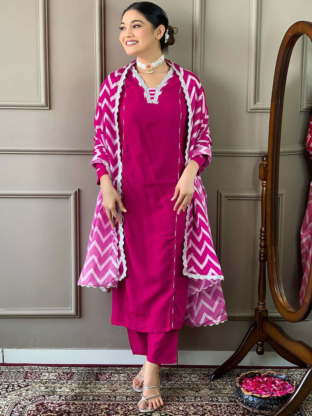 

Moda Rapido Women Embroidered Regular Thread Work Kurta with Trousers & With Dupatta, Pink