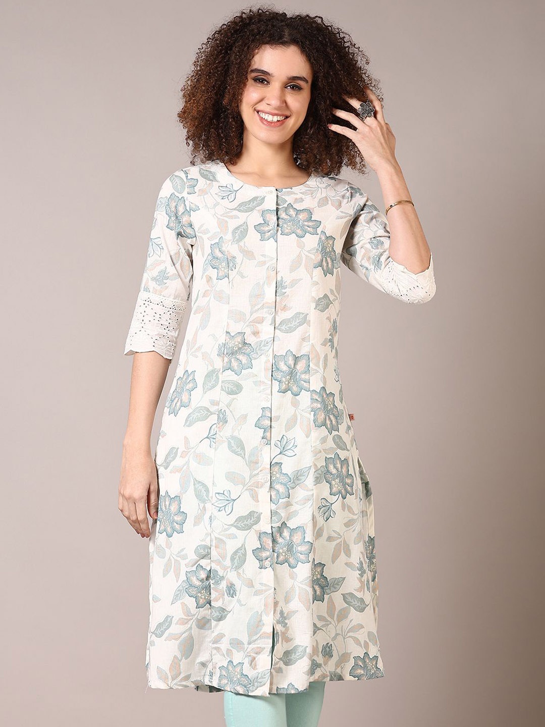 

V-Mart Floral Printed Round Neck Straight Kurta, Off white