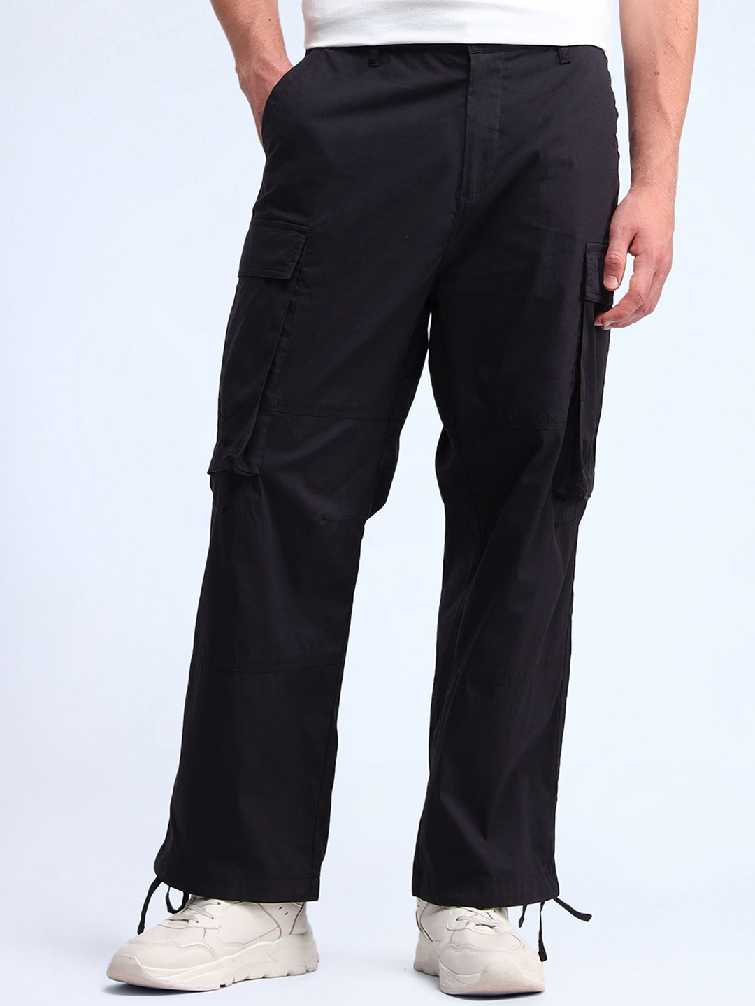 

Flying Machine Men Loose Fit Cargos Trousers, Black