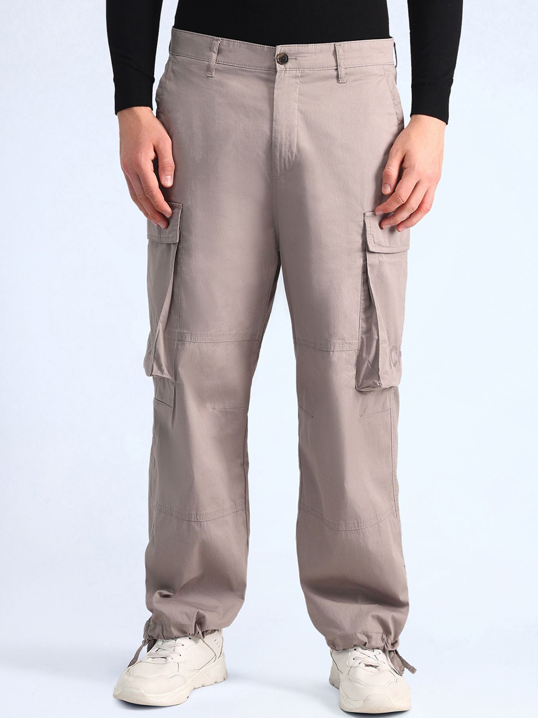 

Flying Machine Men Loose Fit Cargos Trousers, Grey