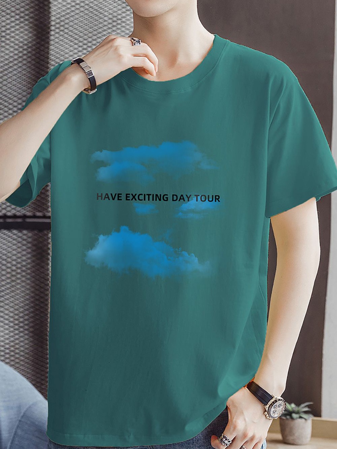 

StyleCast x Revolte Men Typography Printed Raw Edge T-shirt, Green