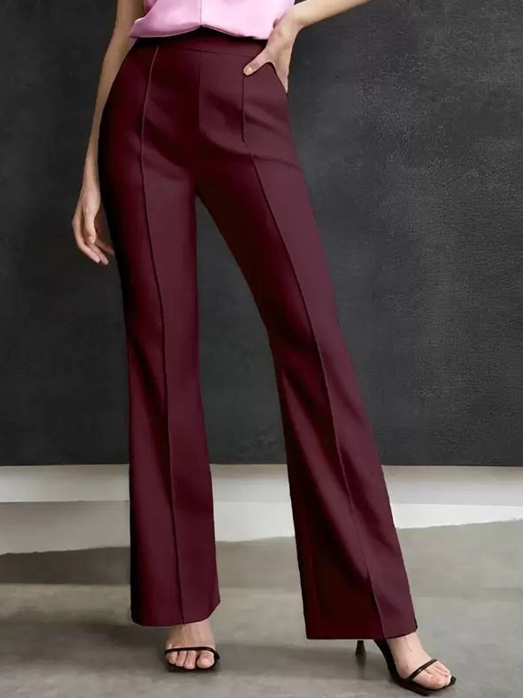 

TYKUN Women Low-Rise Trousers, Maroon