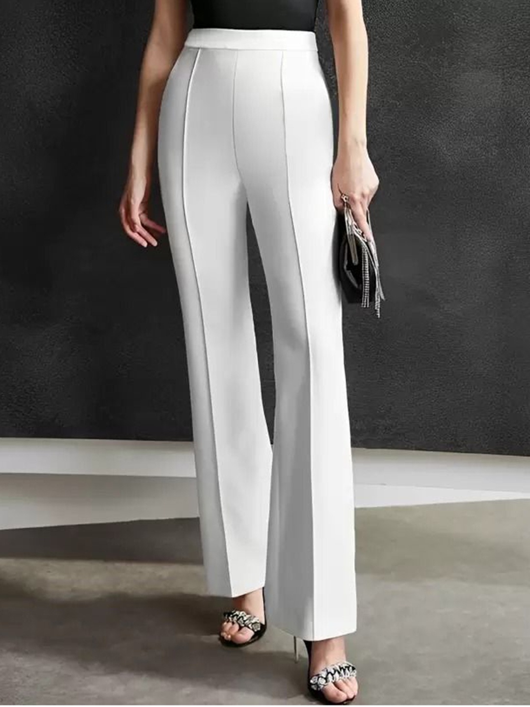 

TYKUN Women Low-Rise Trousers, White