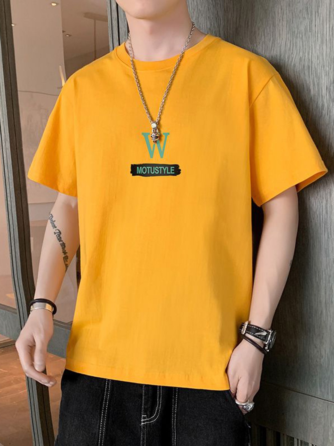 

StyleCast x Revolte Men Typography Printed Raw Edge T-shirt, Yellow
