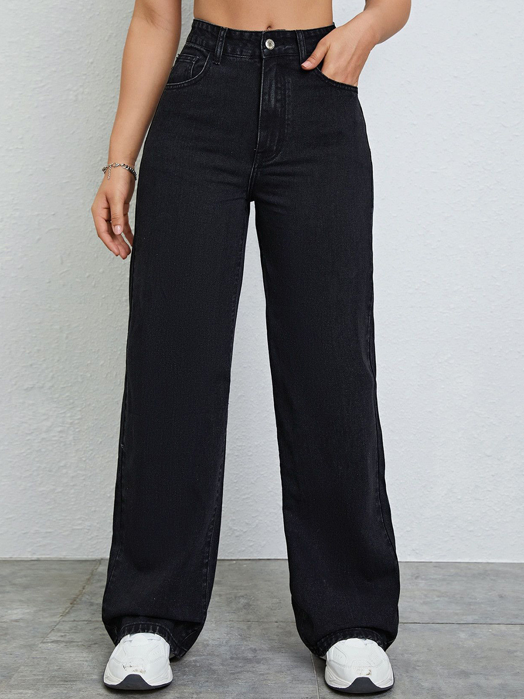 

NUCOUTHS Women Comfort Relaxed Fit Slash Knee Jeans, Black